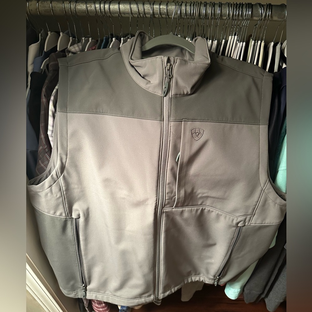 Ariat Men's Taupe Softshell Vest